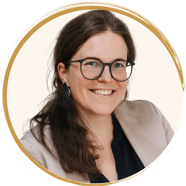 Claudia Patka, Porträt im goldenen Kreis